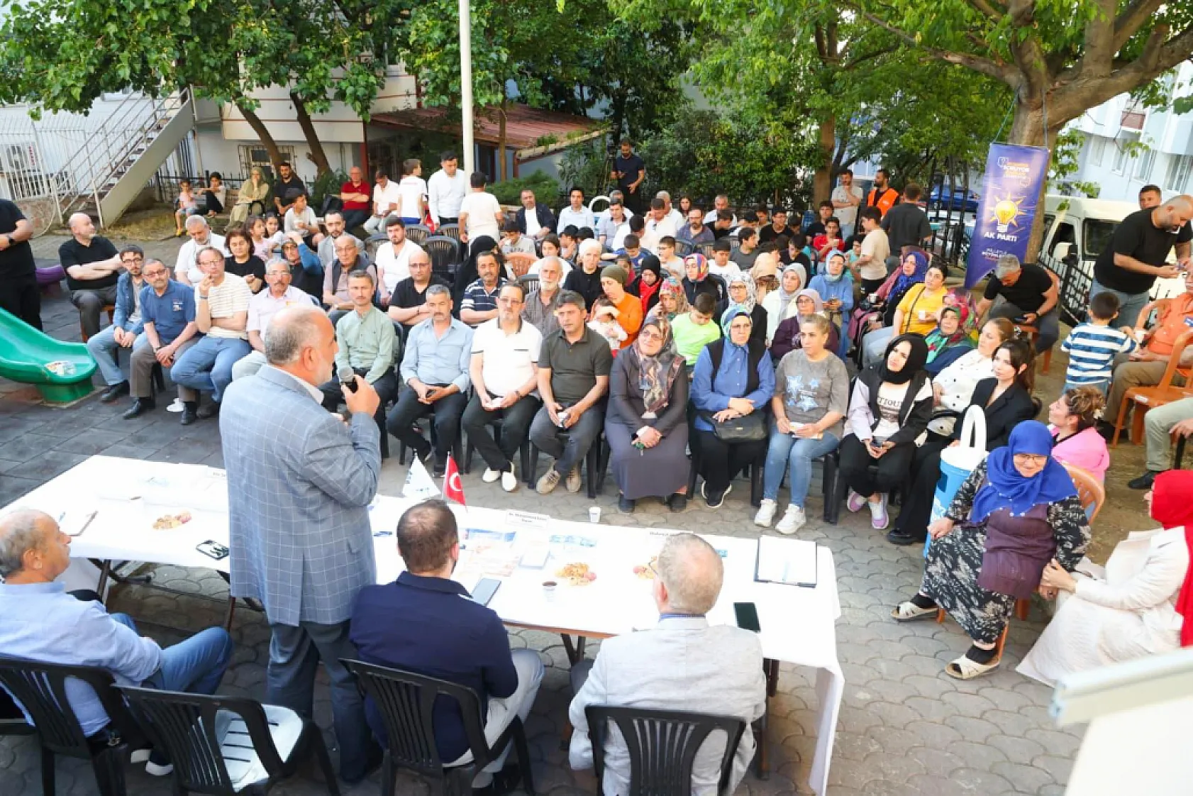 Başkan Sandıkçı vatandaşlarla buluştu