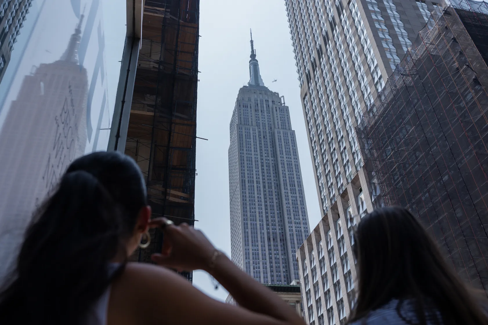 Empire State'in tepesinde tehlikeli evlilik teklifi: Rus çift gözaltına alındı