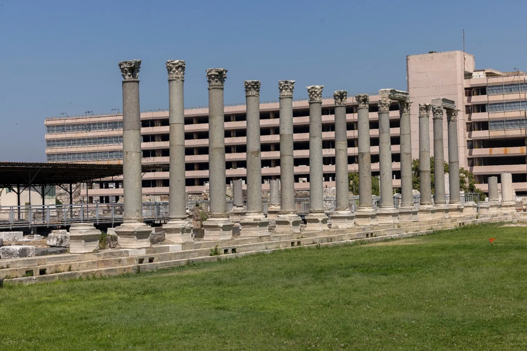 Smyrna Agorası'nda 2 bin yıllık su hâlâ akıyor