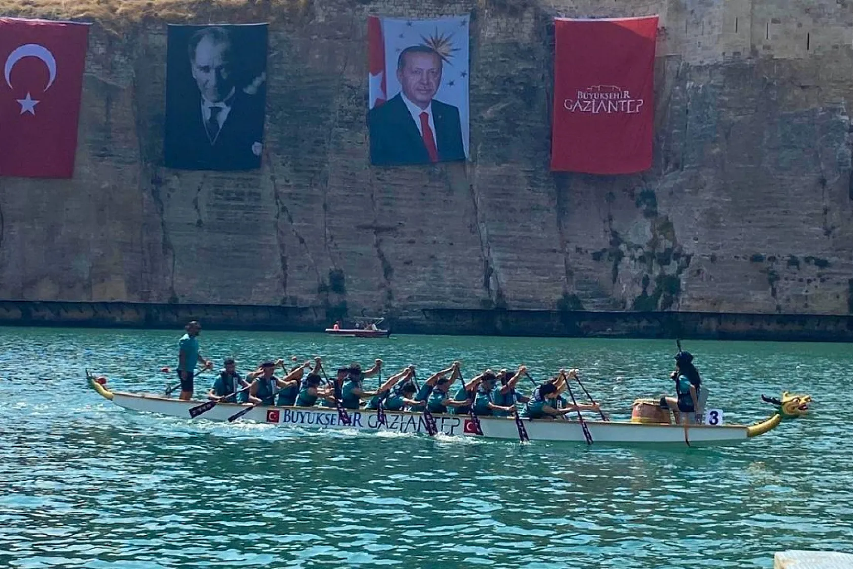 Dragon Bot Yarışı'nda Samsun Büyükşehirli Sporcular Şehre 3 Kupa İle Döndü