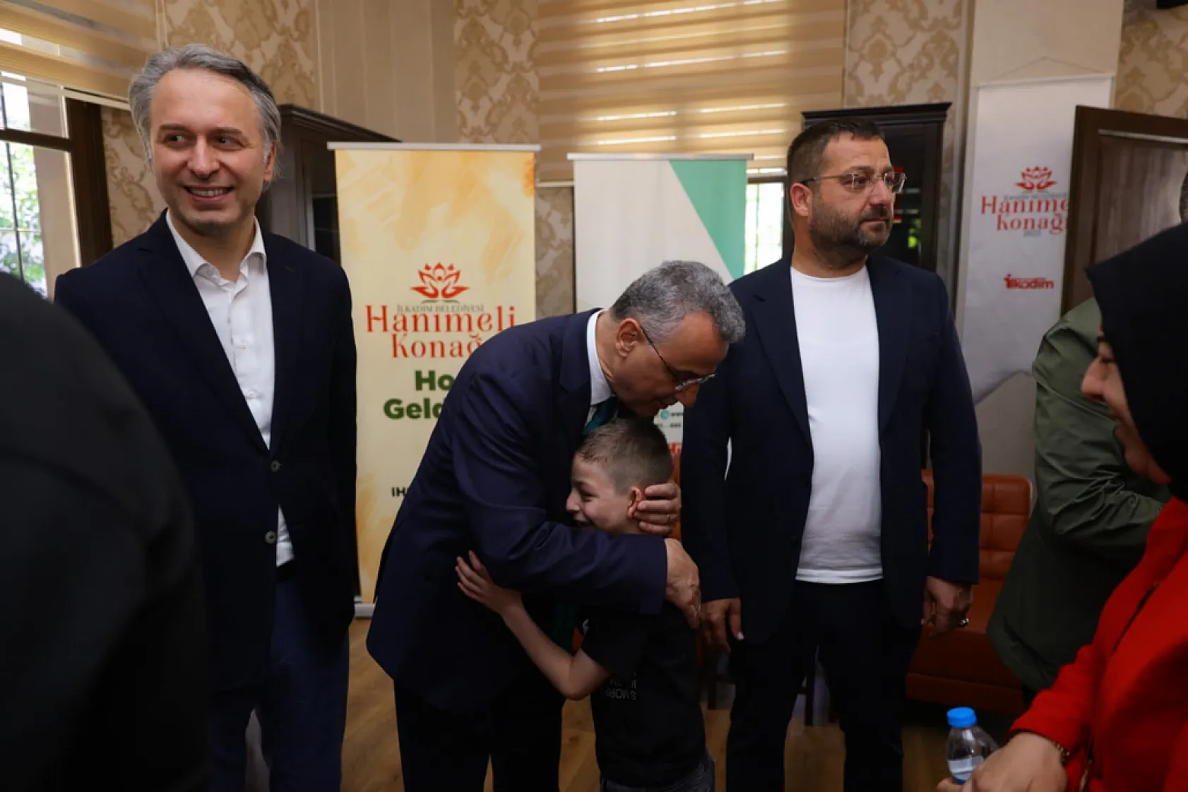 İlkadım'da bayram coşkusu yeni tesiste! Başkan Kurnaz Hanımeli Konağı'nda vatandaşla buluştu...
