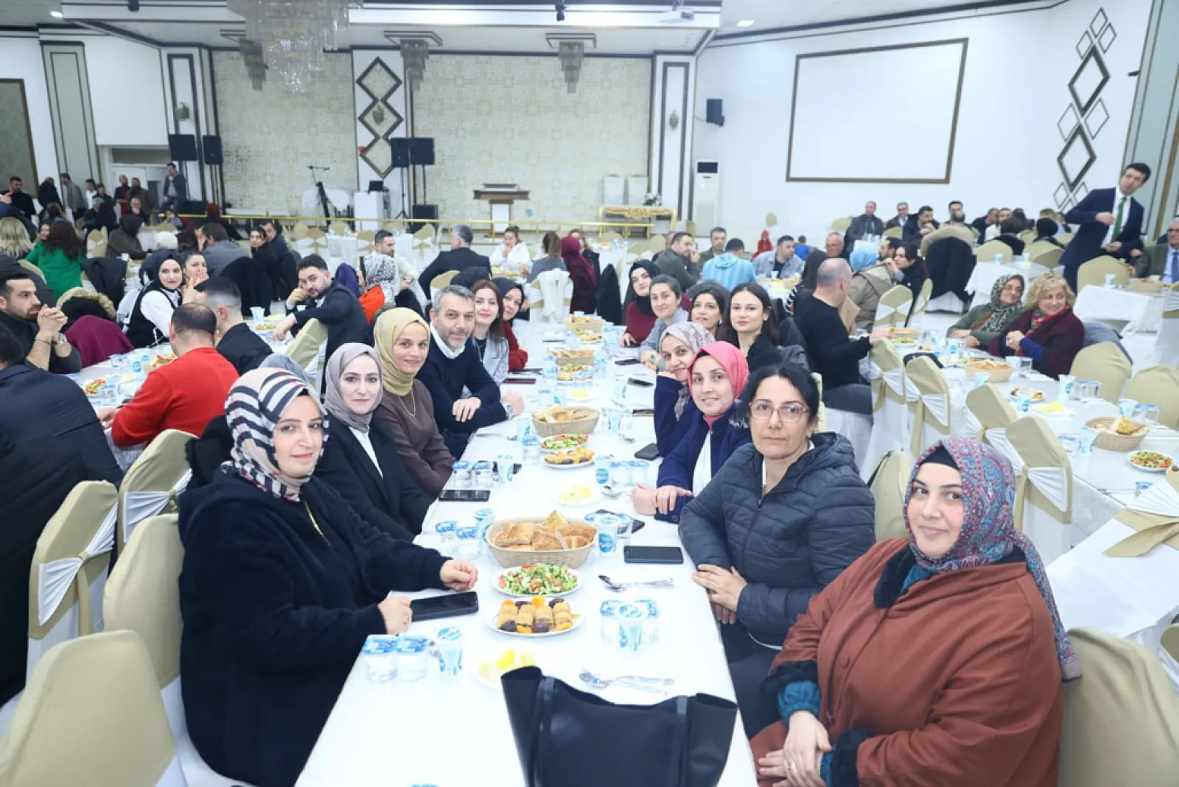 Başkan Kurnaz: 'Aynı hedefe gönül veren çok büyük bir aileyiz'