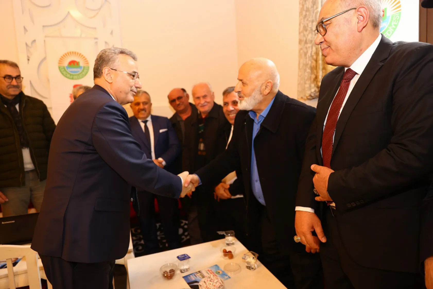 Başkan Kurnaz Hemşehrileriyle Kucaklaştı!