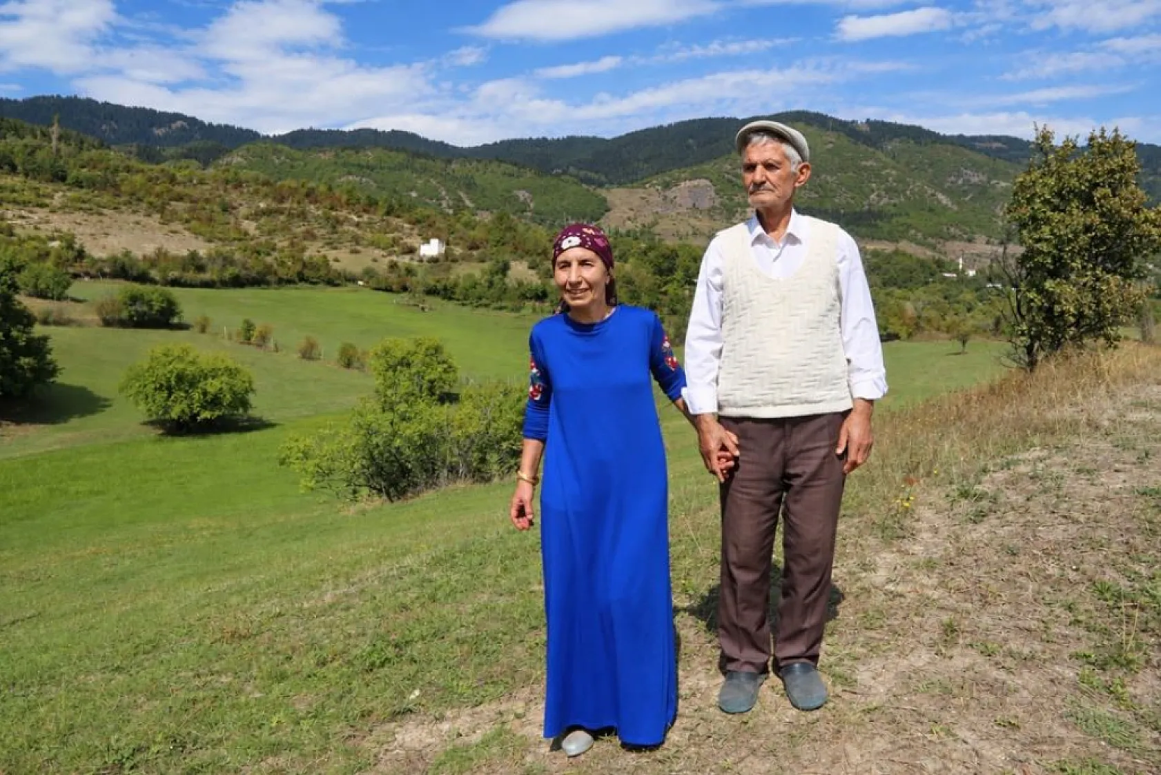 Artvin'de görme engelli iki kardeşin yarım asırlık dayanışması: Görmedikleri köyü ezberlediler