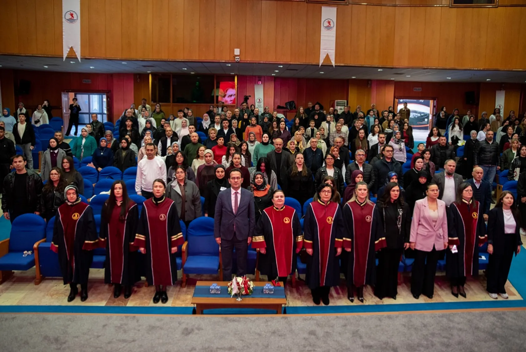 Beyaz önlük heyecanı: OMÜ'de 97 öğrenci mesleğe ilk adımını attı