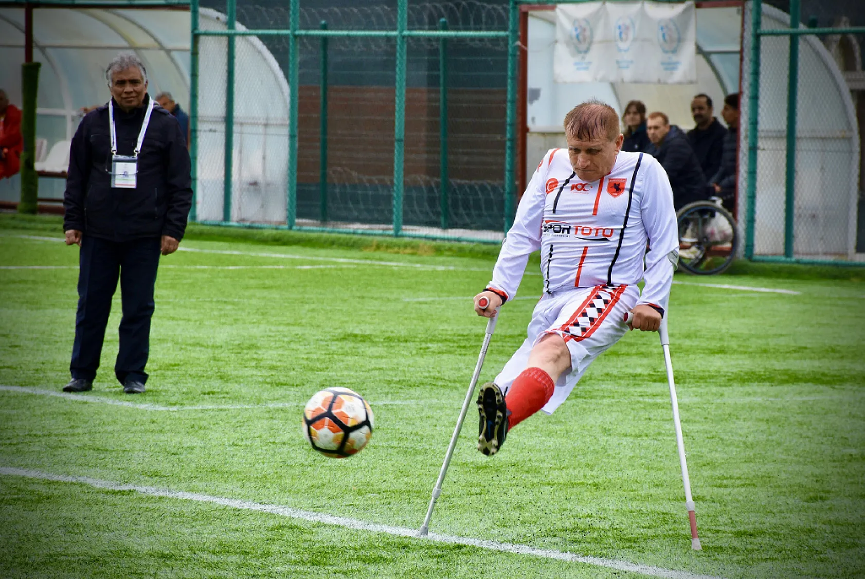 Samsun'da 66 yaşındaki ampute futbolcu, engelli bireylere örnek oluyor
