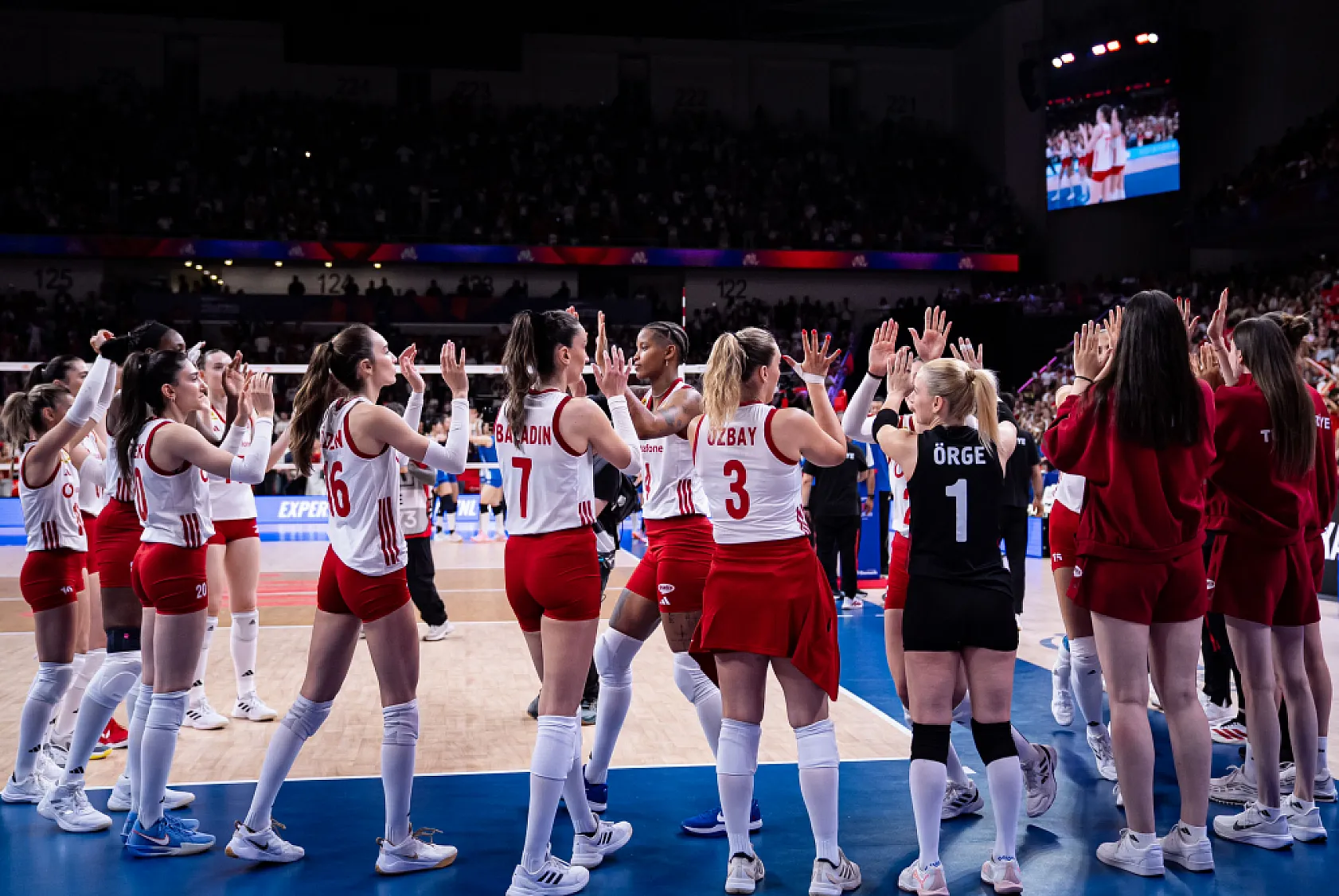 A Milli Kadın Voleybol Takımı, VNL'nin ikinci haftasında 4'te 4 yaptı