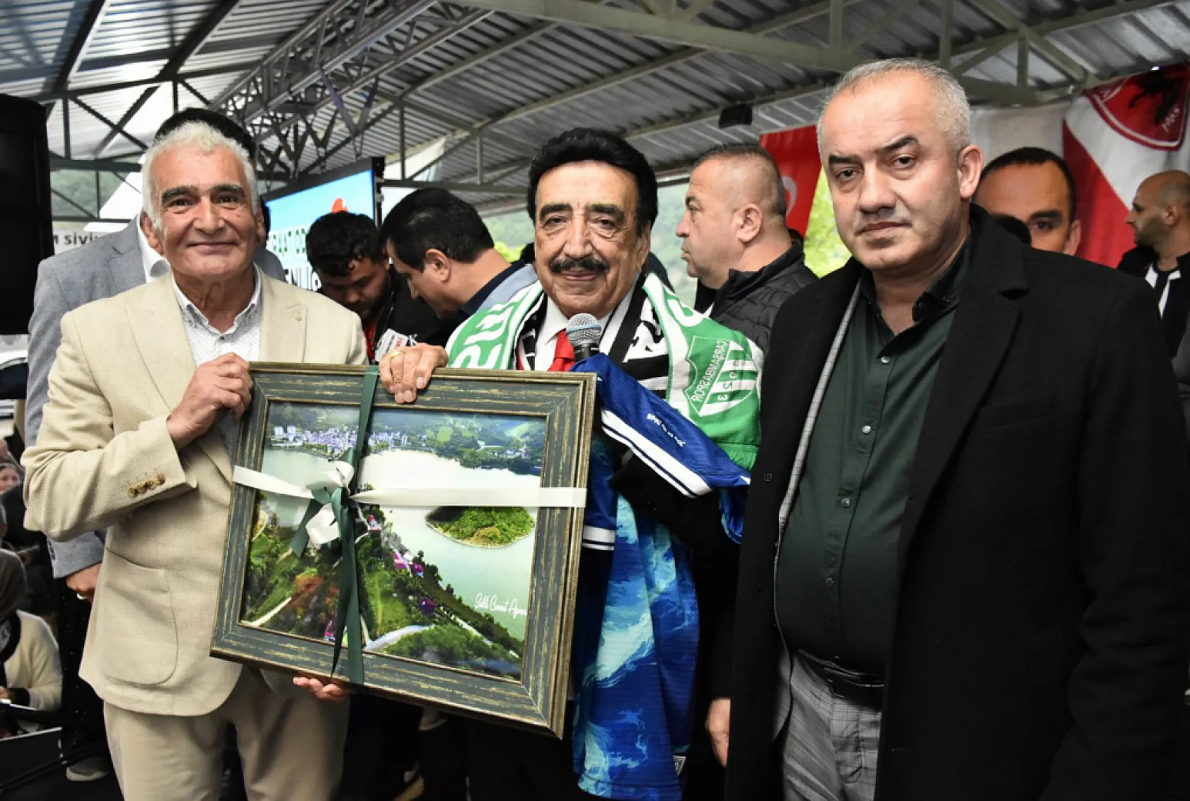 Ayvacık'ta 13'üncü Bahar Şenliği yoğun katılımla gerçekleştirildi