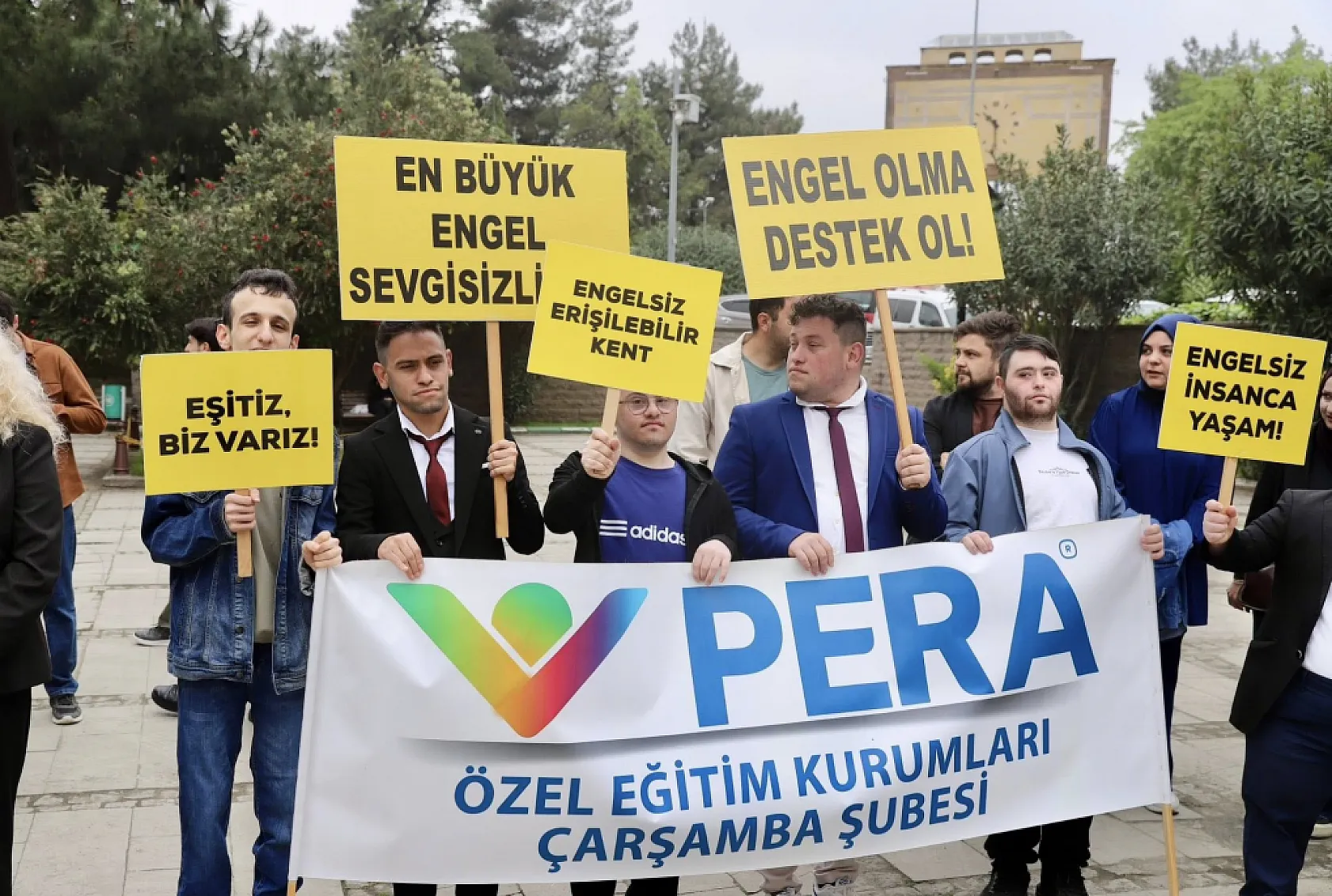 Çarşamba'da özel bireyler unutulmadı