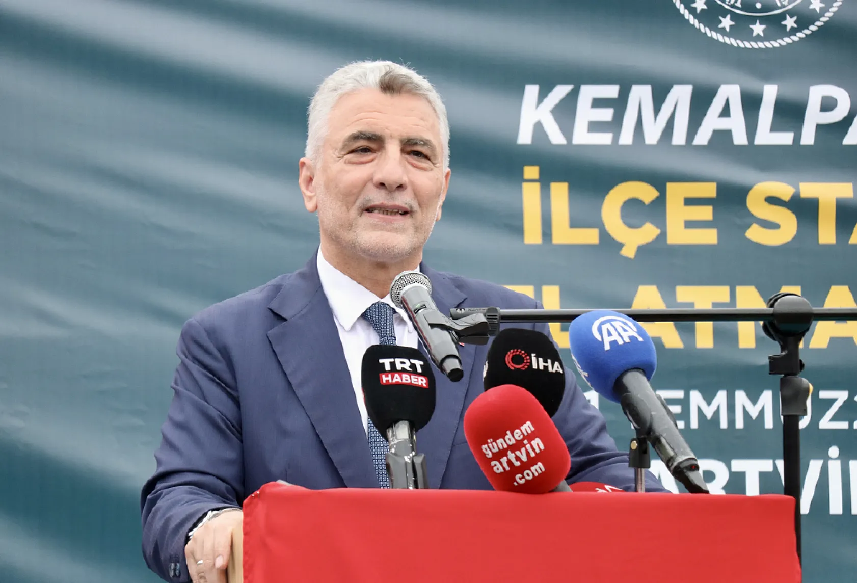 Ticaret Bakanı Bolat'tan Sarp Gümrük Kapısı'nda İnceleme