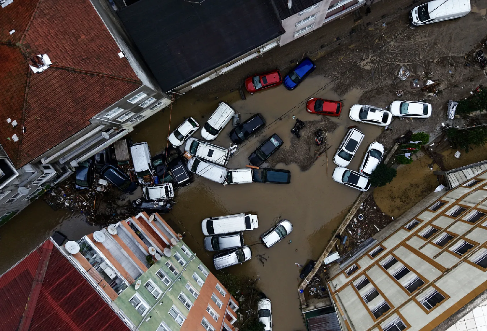 Fotoğraflarla İstanbul'da selin ardından oluşan hasar