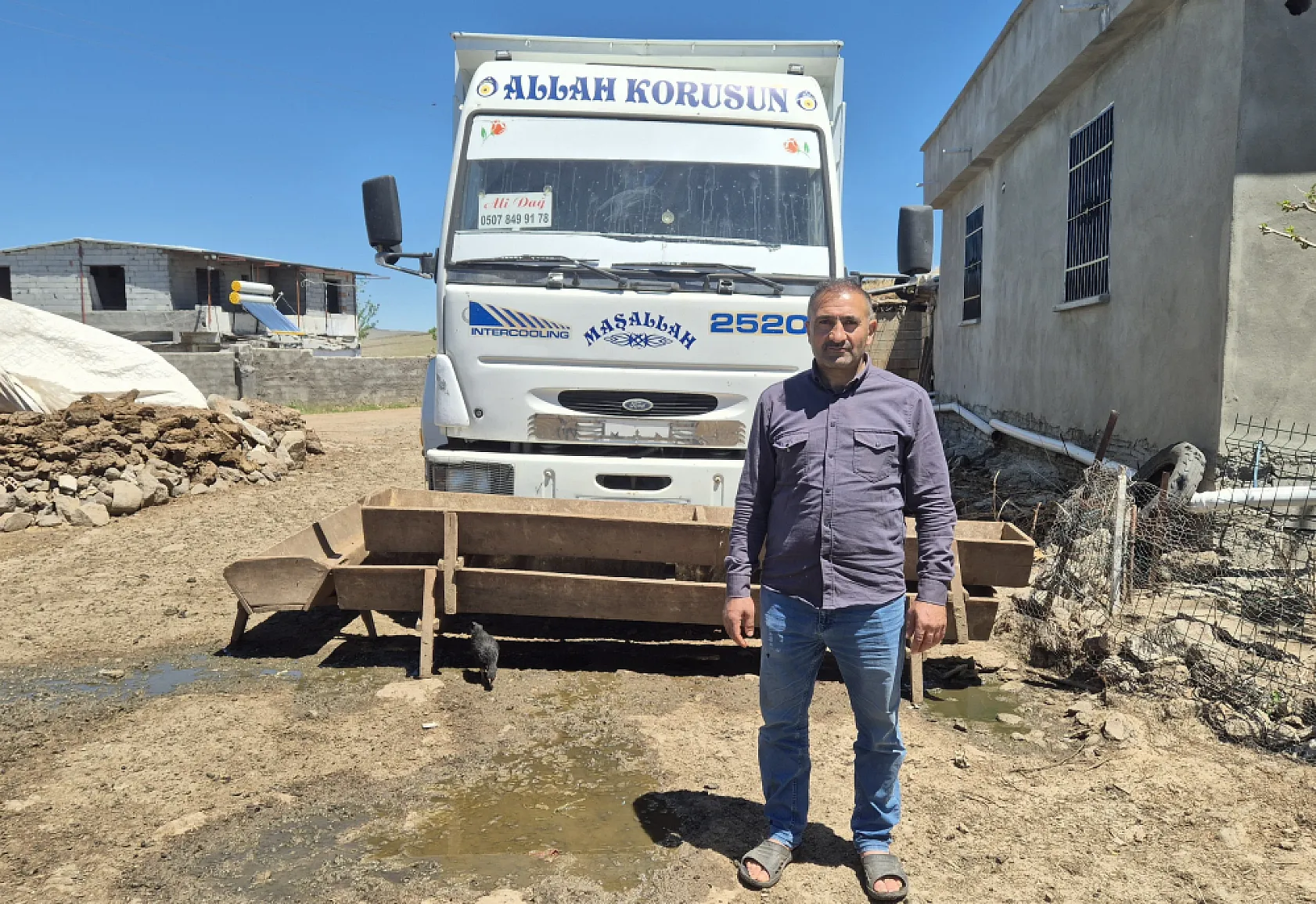 Kamyonunu değil kumru yavrularını tercih etti