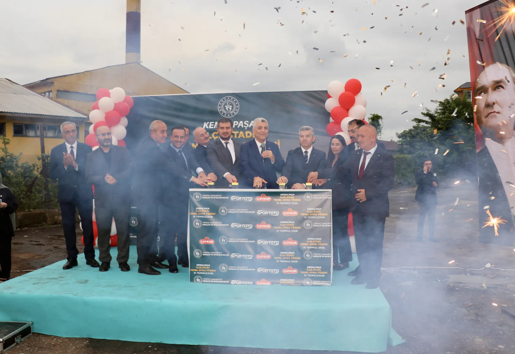 Ticaret Bakanı Bolat'tan Sarp Gümrük Kapısı'nda İnceleme
