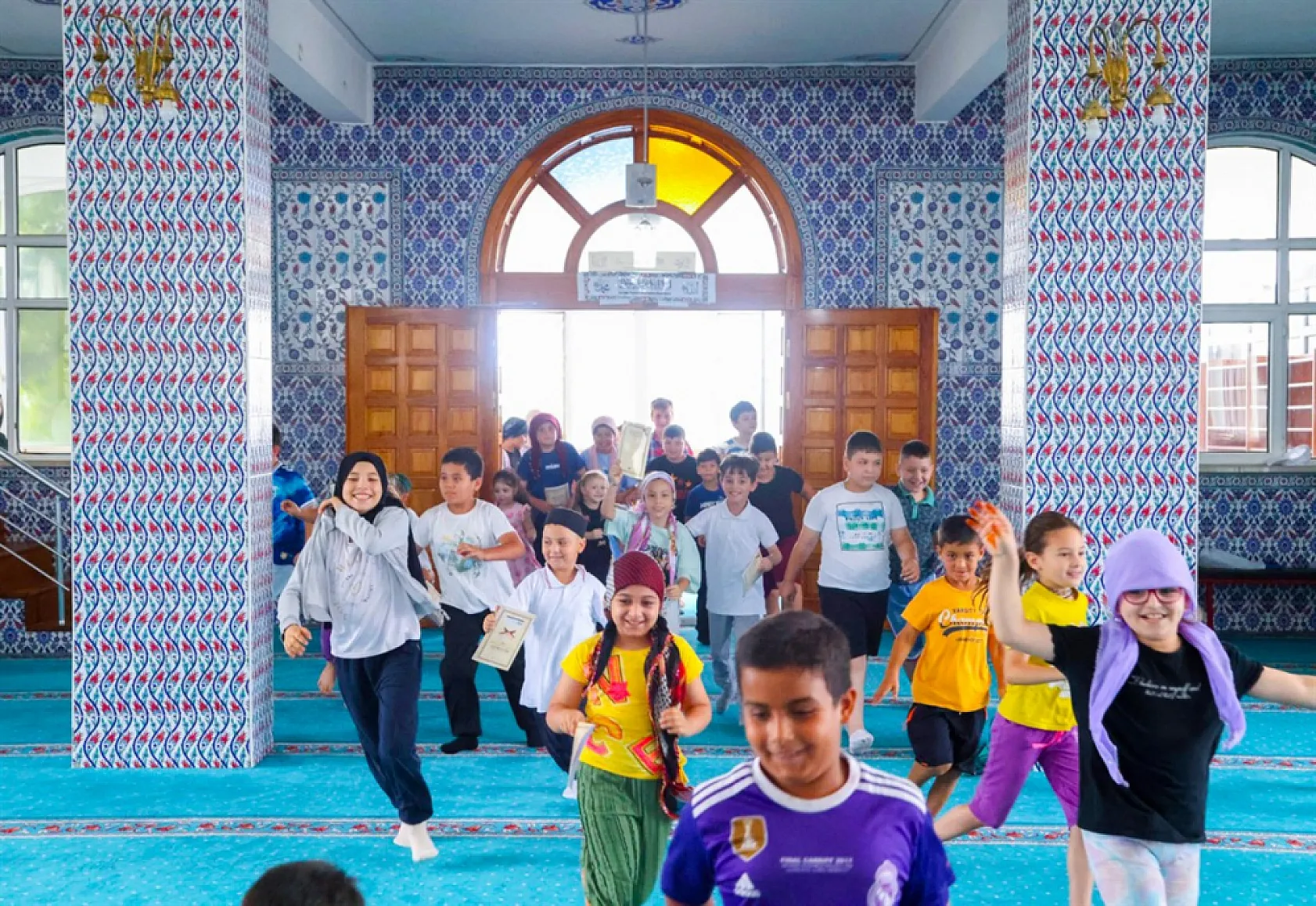 Canik Belediyesi'nden Gençlere Dondurma İkramı