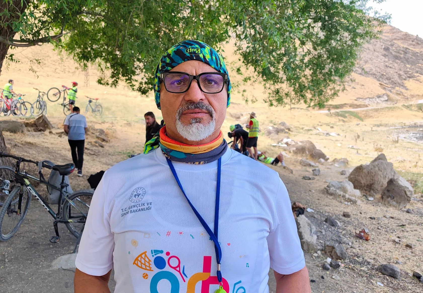 Doğaseverler Van Gölü kıyısında pedal çevirdi