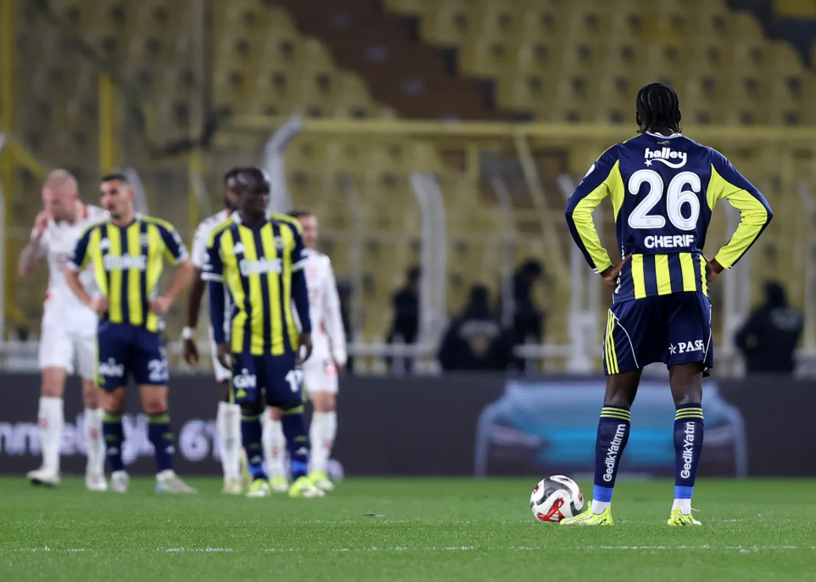 Kadıköy'de ilk yarının yıldızı Mouandilmadji oldu