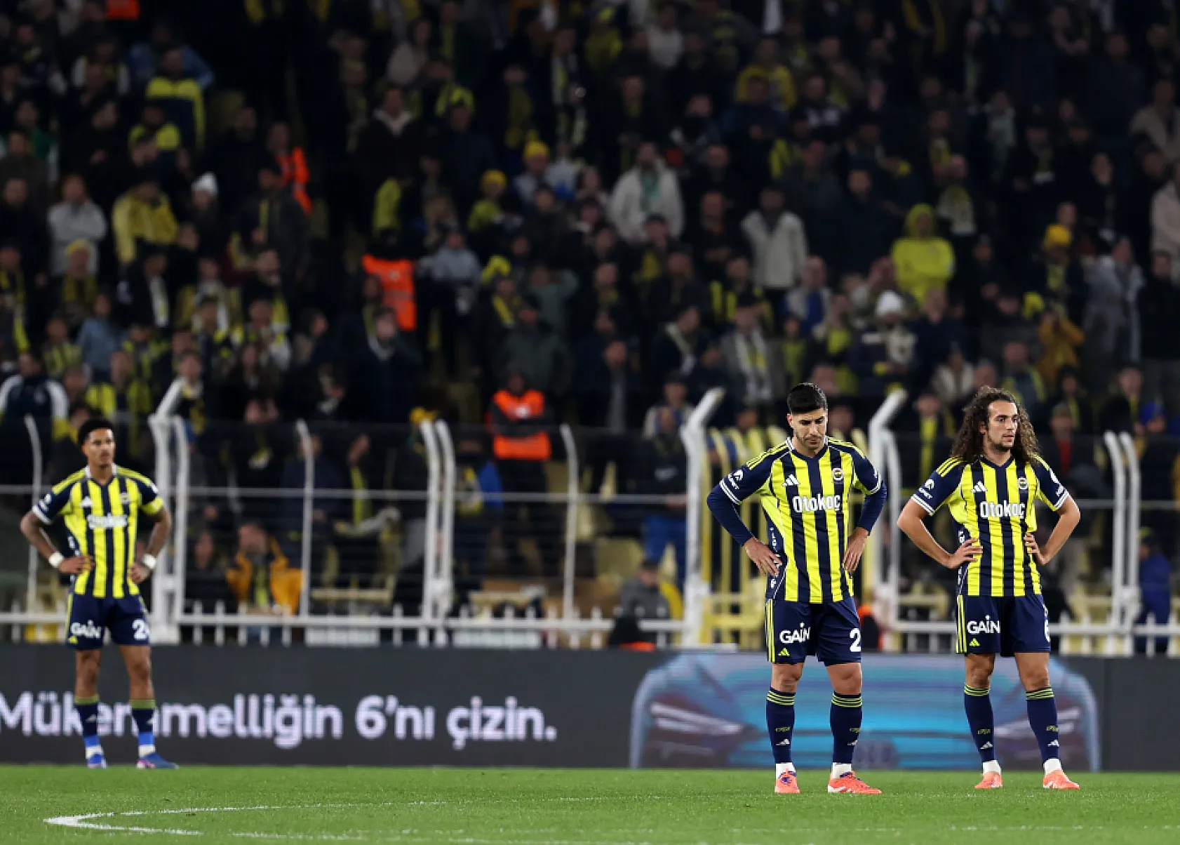 Kadıköy'de ilk yarının yıldızı Mouandilmadji oldu