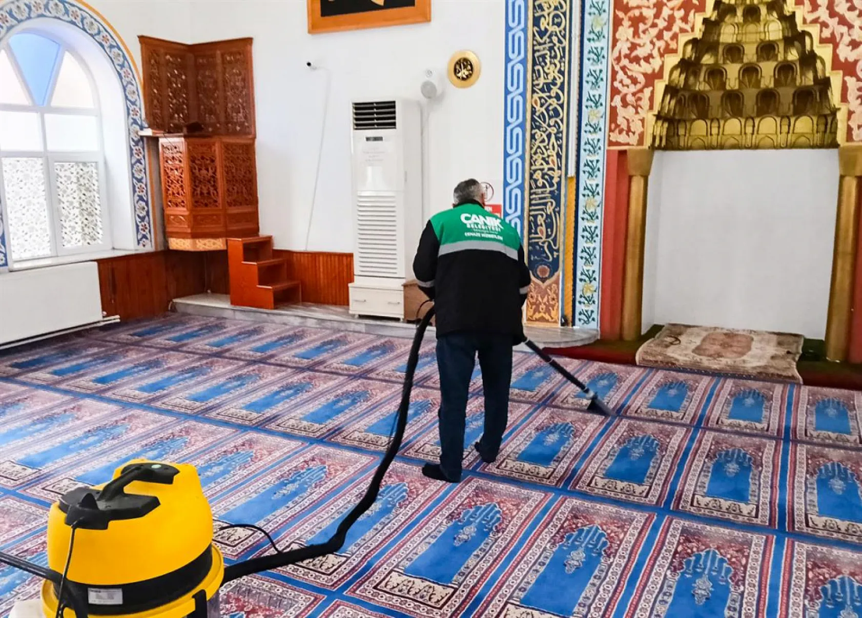 Canik'te camiler Ramazan'a pırıl pırıl hazırlanıyor