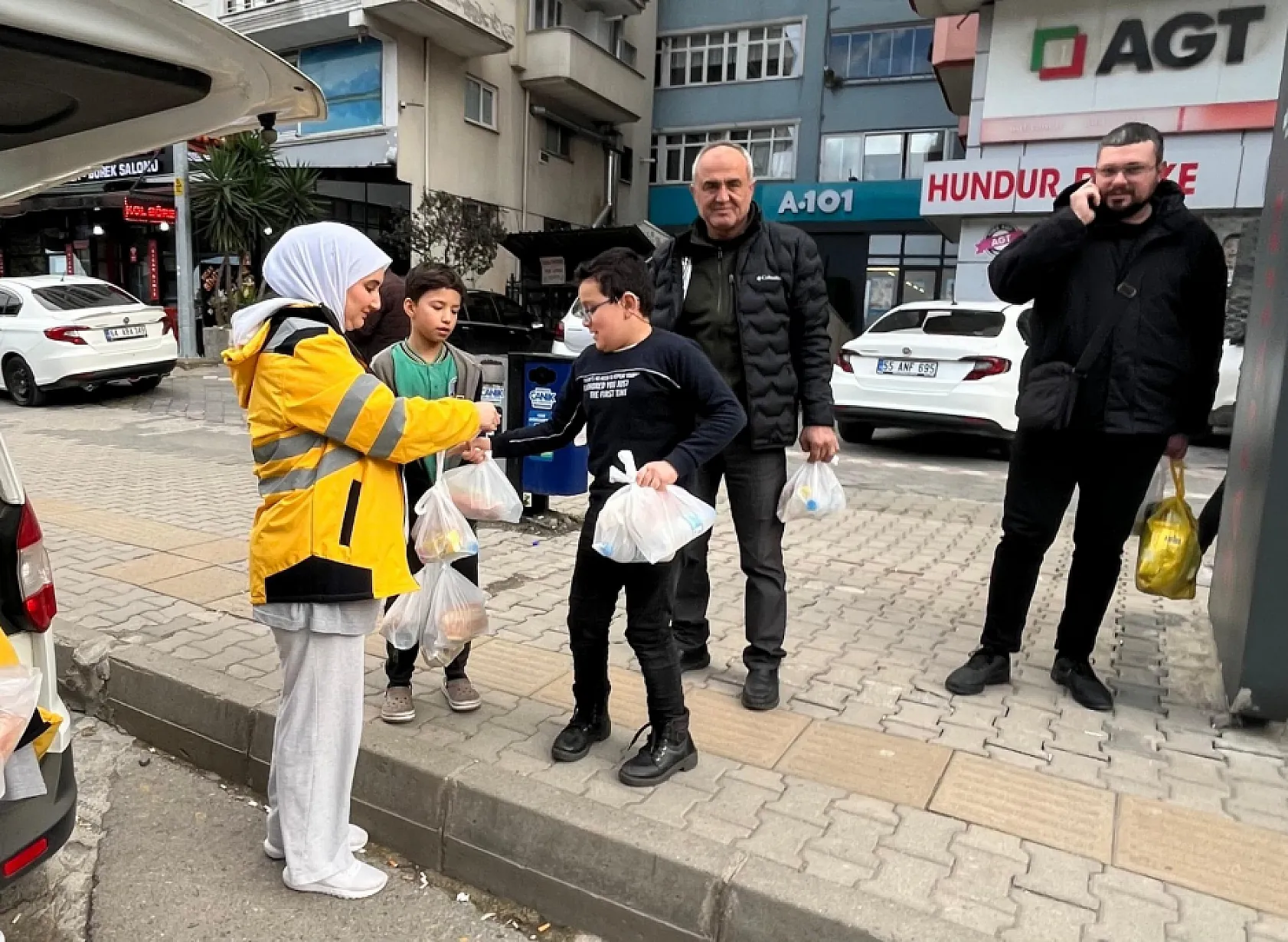 Samsun Büyükşehir Belediyesi binlerce kişiyi iftar sofralarında buluşturuyor