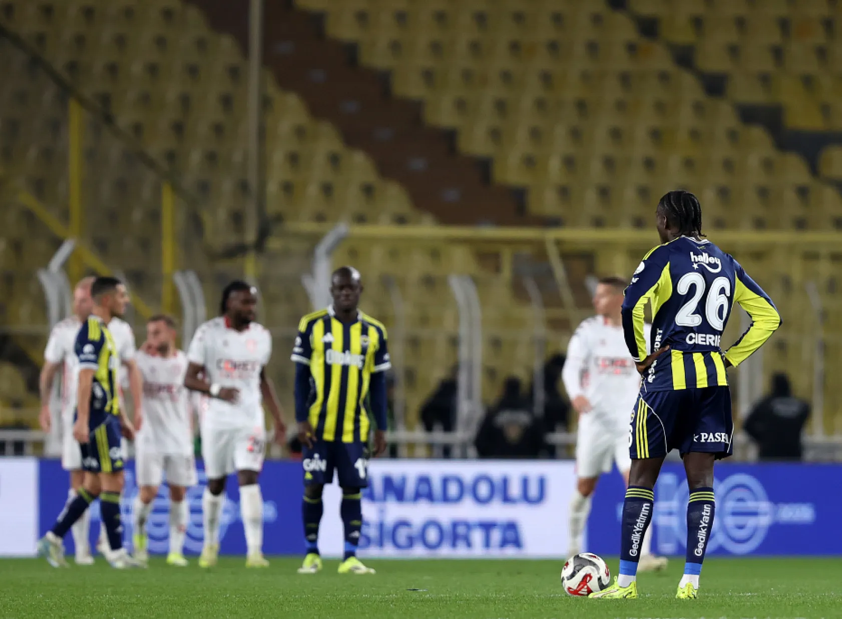 Kadıköy'de ilk yarının yıldızı Mouandilmadji oldu