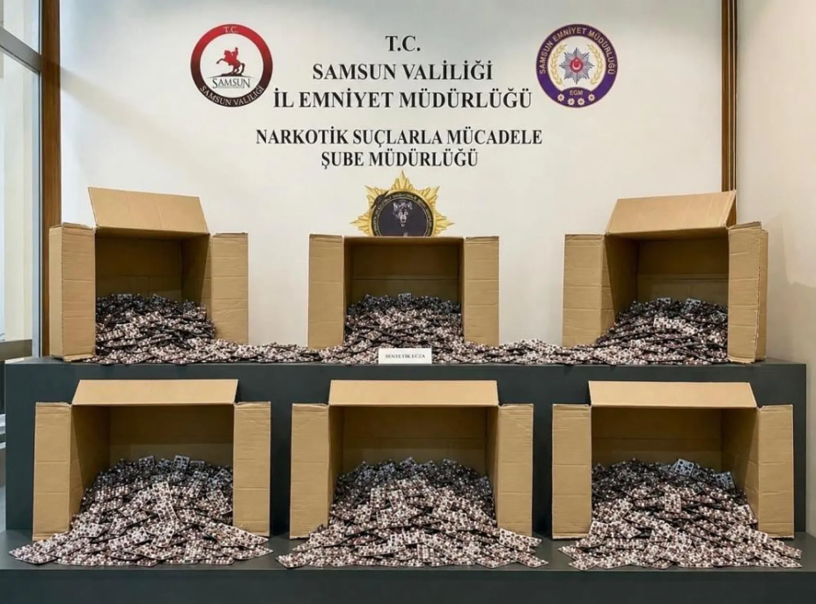 Depolardan zehir çıktı: Tekkeköy'de 172 bin hap!