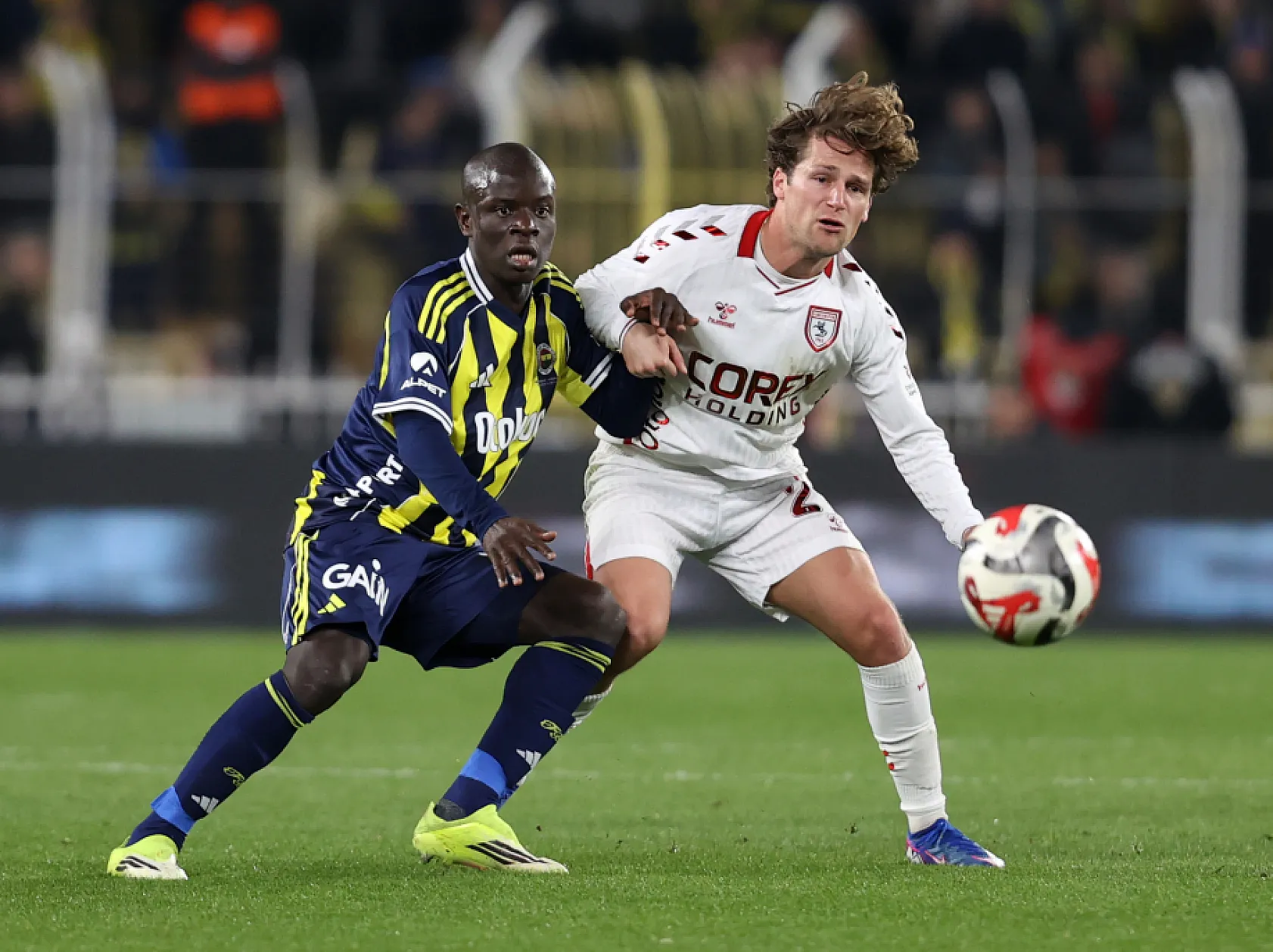 Kadıköy'de ilk yarının yıldızı Mouandilmadji oldu
