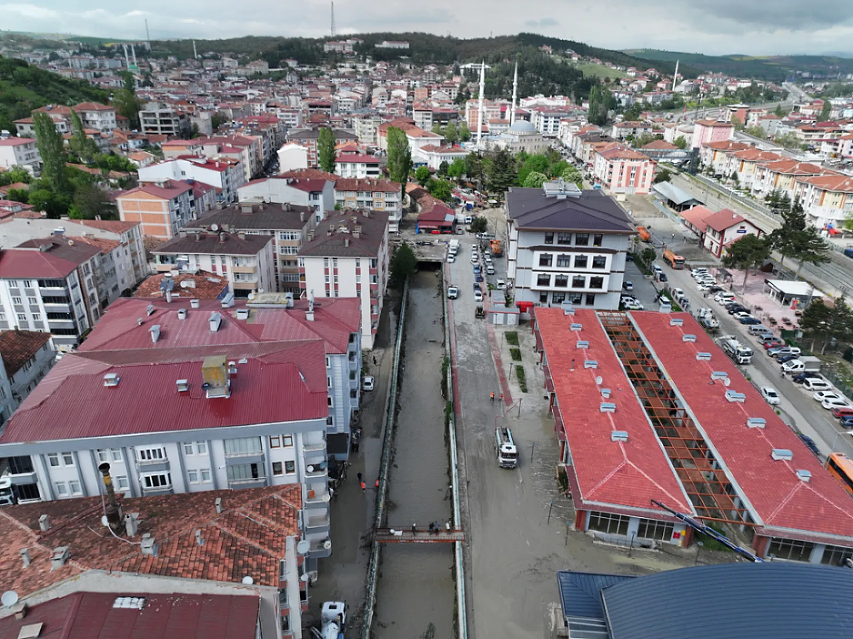Havza'da sel sonrası yıkım başladı