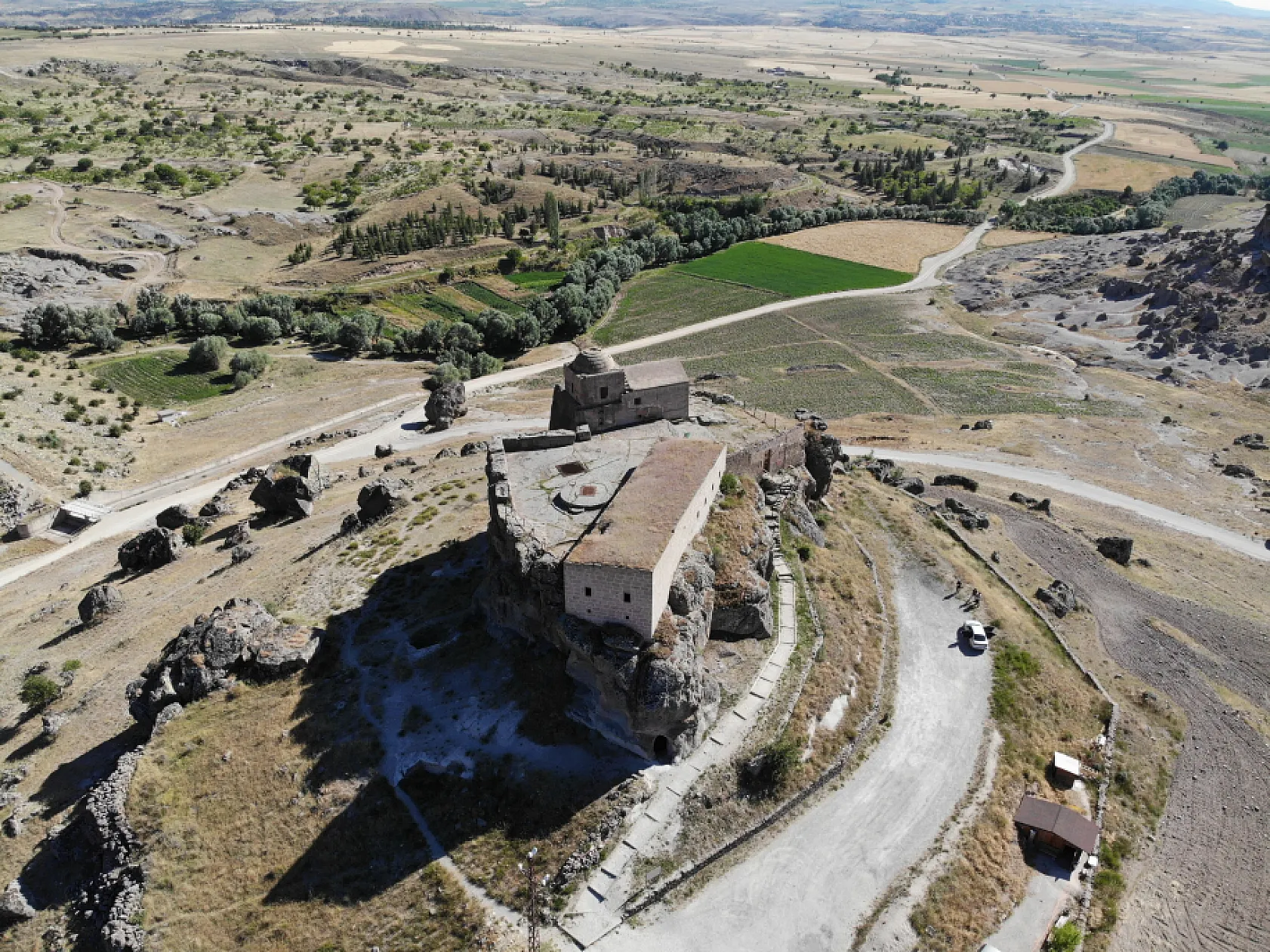 Aksaray'daki 200 yıllık Yüksek Kilise tarihe ışık tutuyor