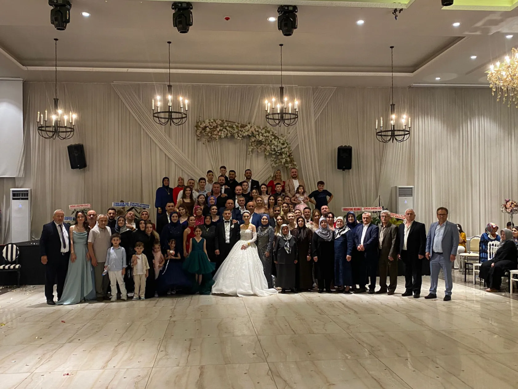 Sağlam ve Uzun Ailelerinin Mutlu Günü