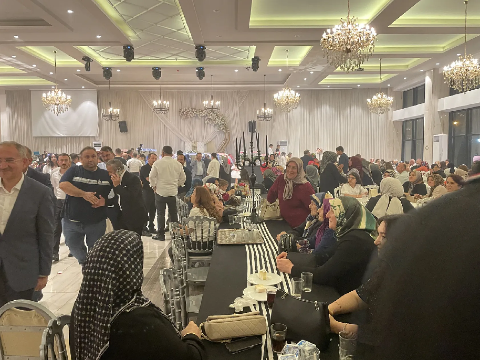 Sağlam ve Uzun Ailelerinin Mutlu Günü
