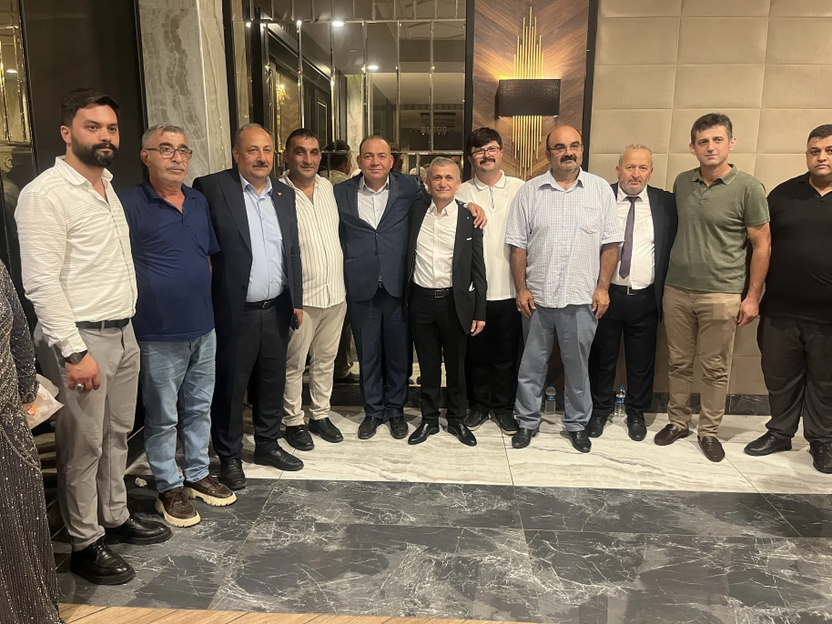 Sağlam ve Uzun Ailelerinin Mutlu Günü