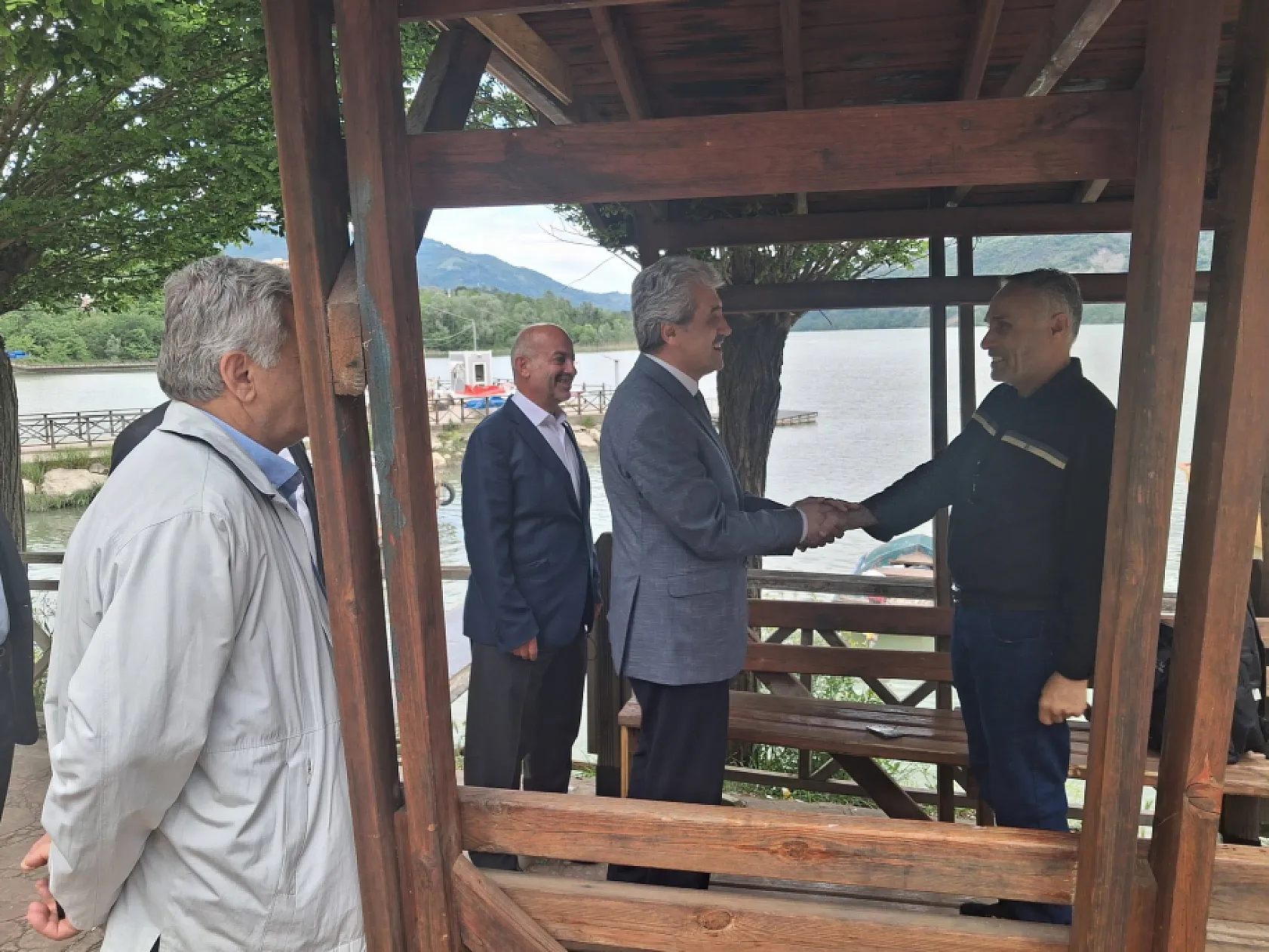 SP Ayvacık'ta esnafla buluştu