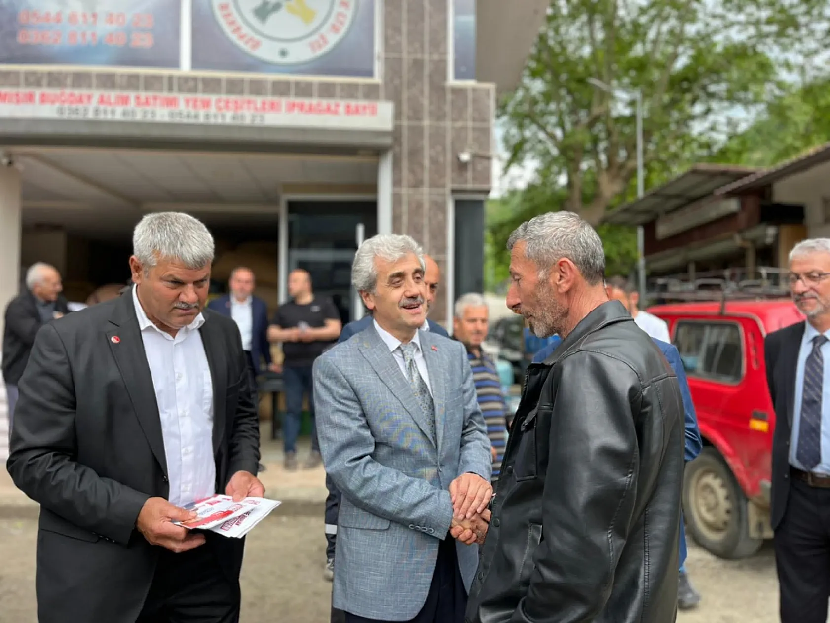 SP Ayvacık'ta esnafla buluştu