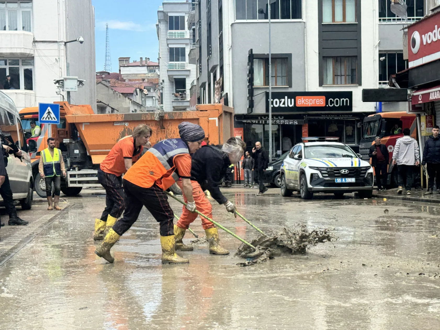 Samsun'daki selde kadın dayanışması