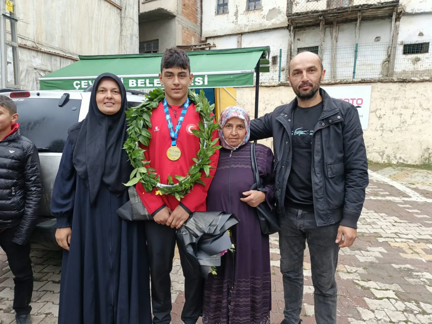 U15 Balkan Güreş Şampiyonası'nda madalya kazanan sporculara Tokat'ta coşkulu karşılama