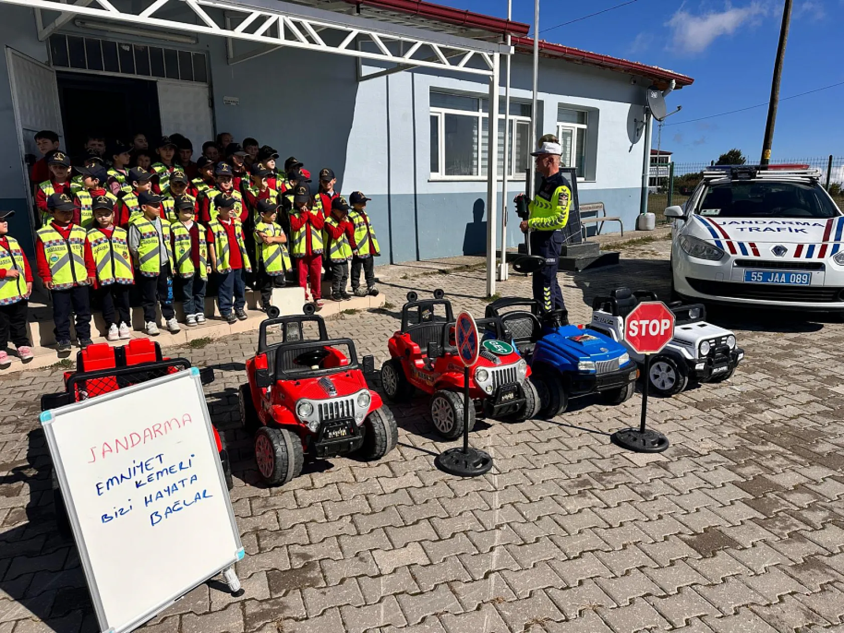 Alaçam'da öğrencilere jandarmadan trafik eğitimi