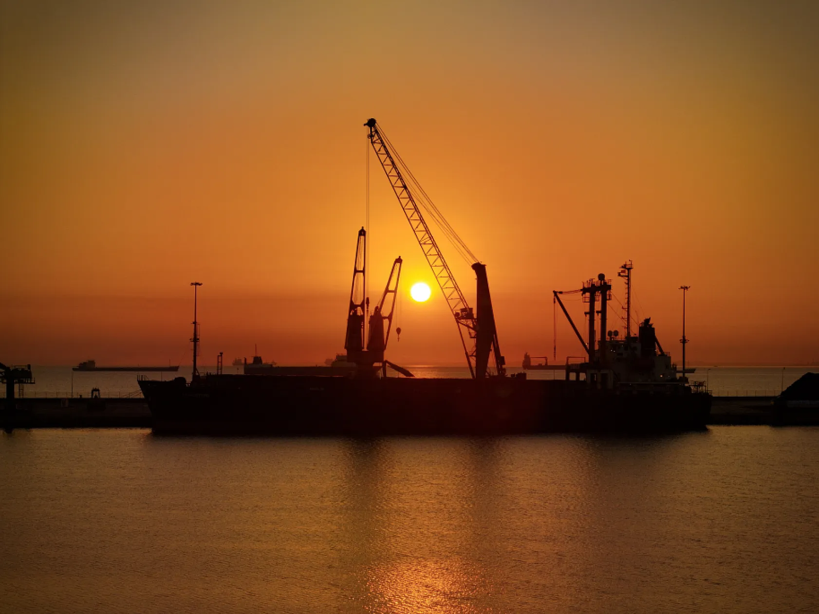 Samsun'da gün doğumunda kızıl gökyüzü