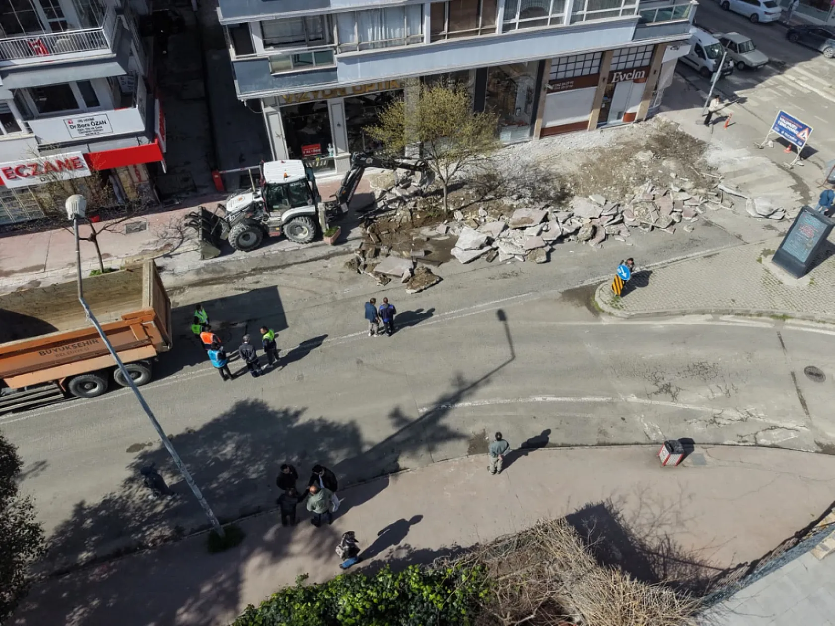 Samsun'da yol atağı: İstiklal Caddesi trafiğe kapatıldı