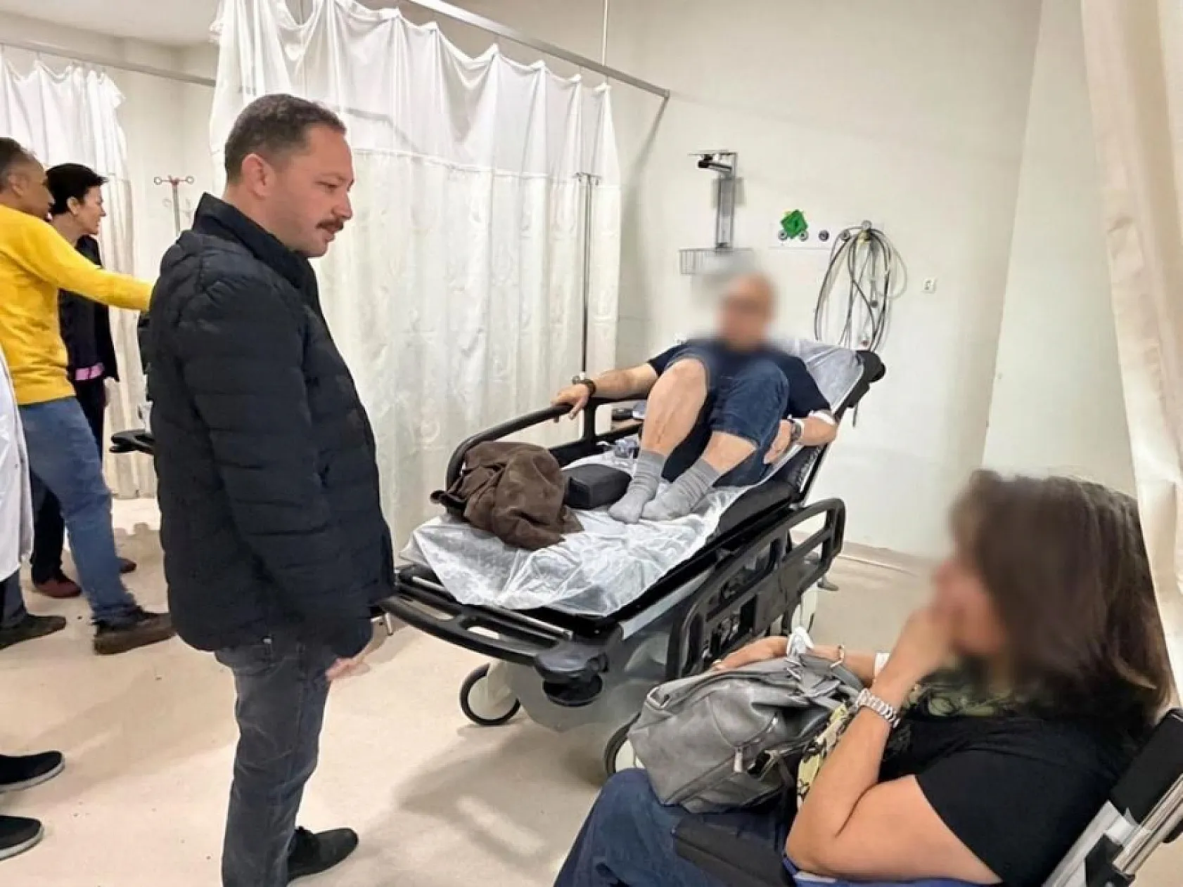 Ankara'dan Çanakkale'ye Giden Tur Otobüsü Tarlaya Devrildi: 46 Yaralı