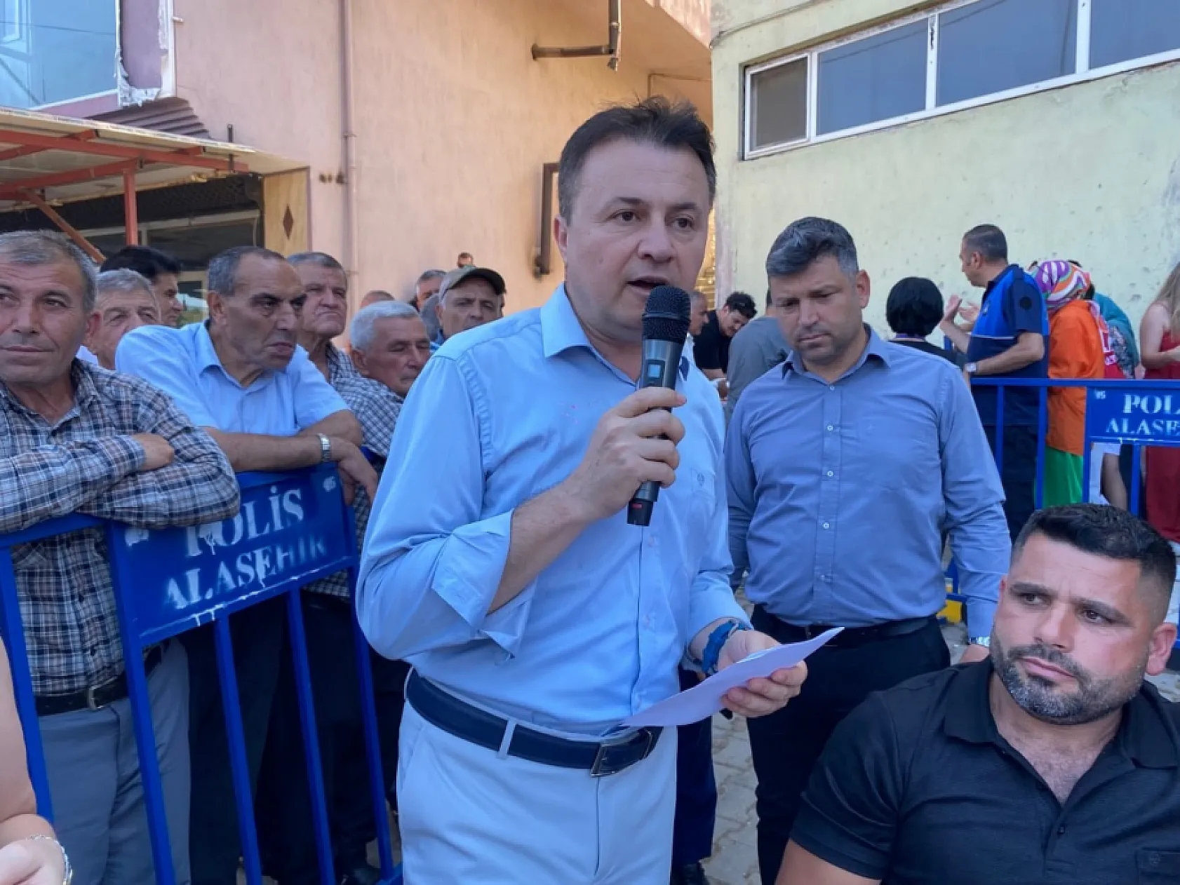Kiraz yeme yarışmasında birincilik 2 gram farkla geldi