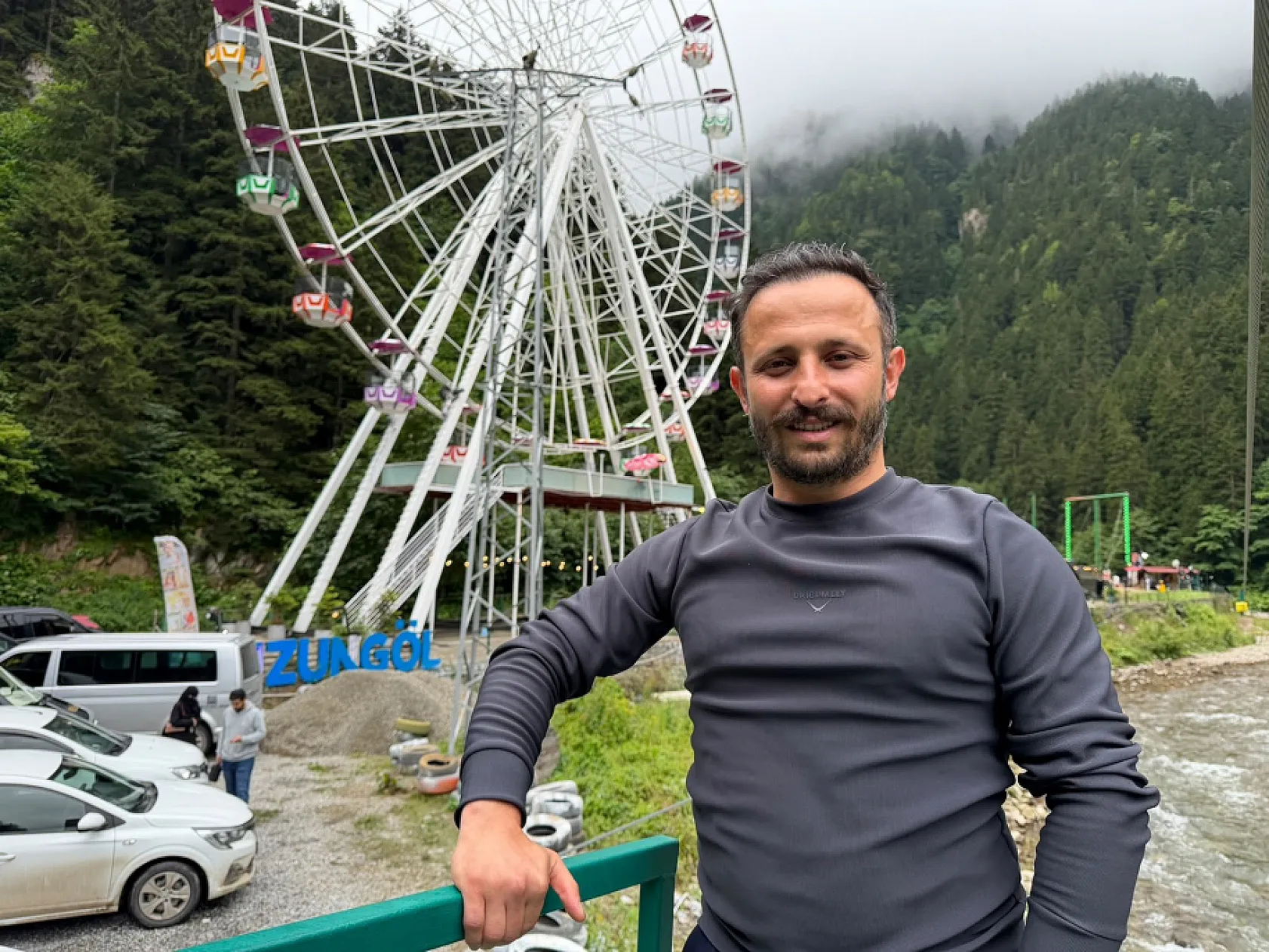 Doğu Karadeniz'in en büyük dönme dolabı Uzungöl'de yoğun ilgi görüyor