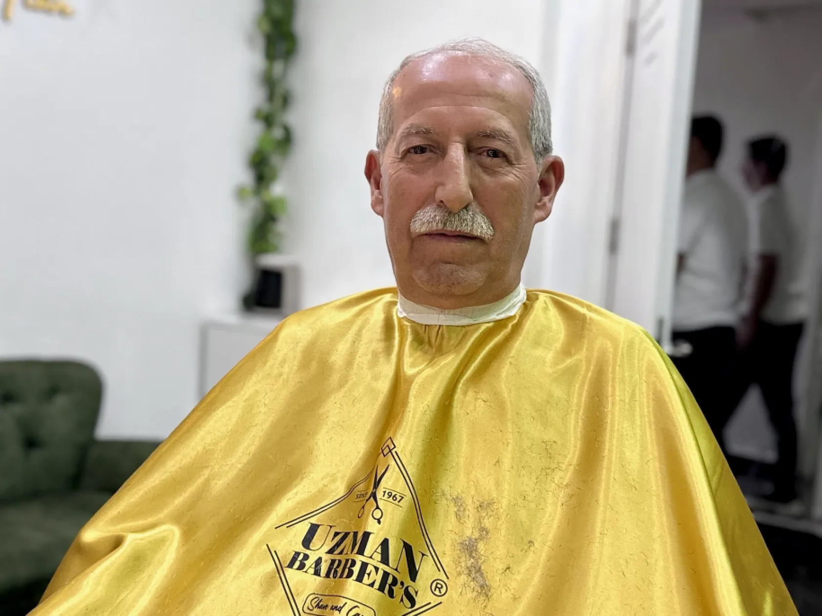 Mardin'de 60 yıllık berber dükkanında üç kuşak aynı geleneği yaşatıyor