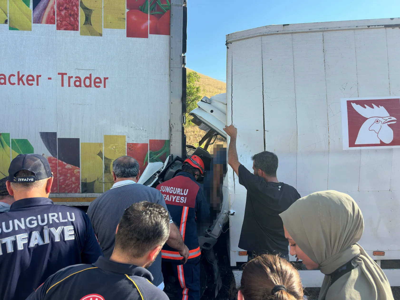 Samsun-Ankara yolunda kamyon tıra çarptı: 1 ölü, 1 yaralı