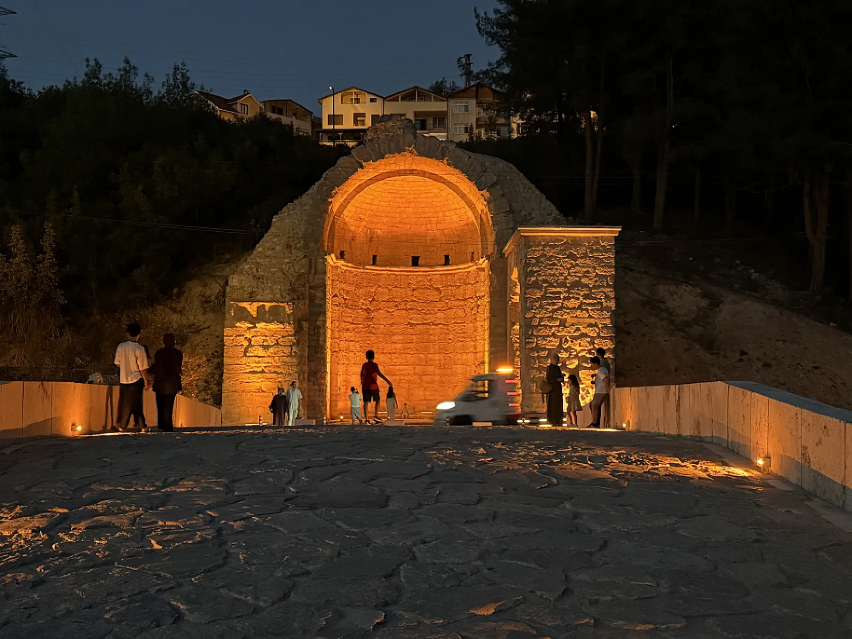 1500 Yıllık Justinianus Köprüsü 8 yıl sonra yeniden ziyarete açıldı
