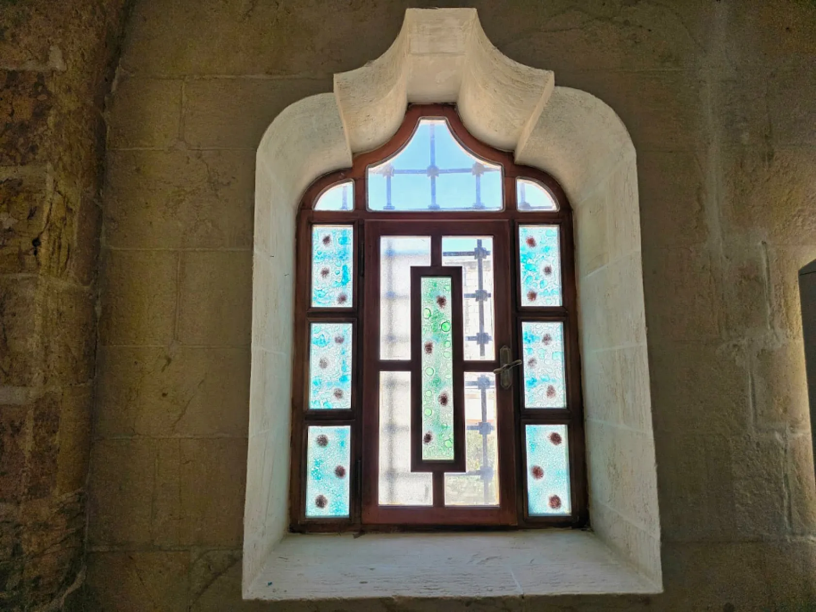 Depremde hasar gören iki tarihi cami yeniden ibadete açılıyor