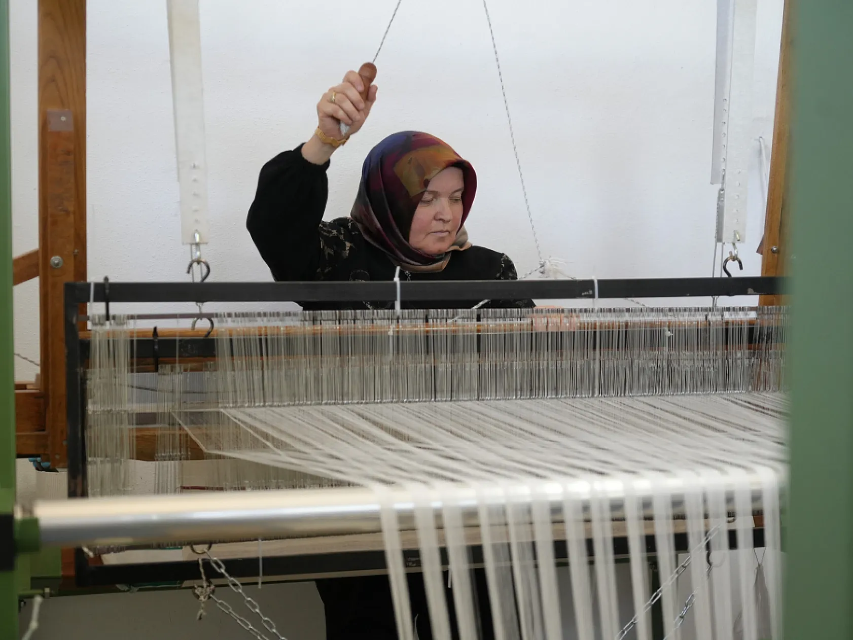 Ninelerinin tezgahını evine kurdu, siparişlere yetişemiyor