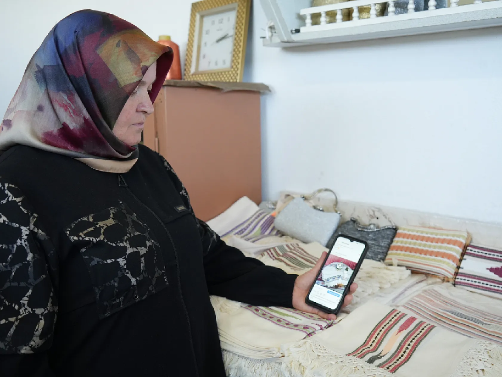 Ninelerinin tezgahını evine kurdu, siparişlere yetişemiyor