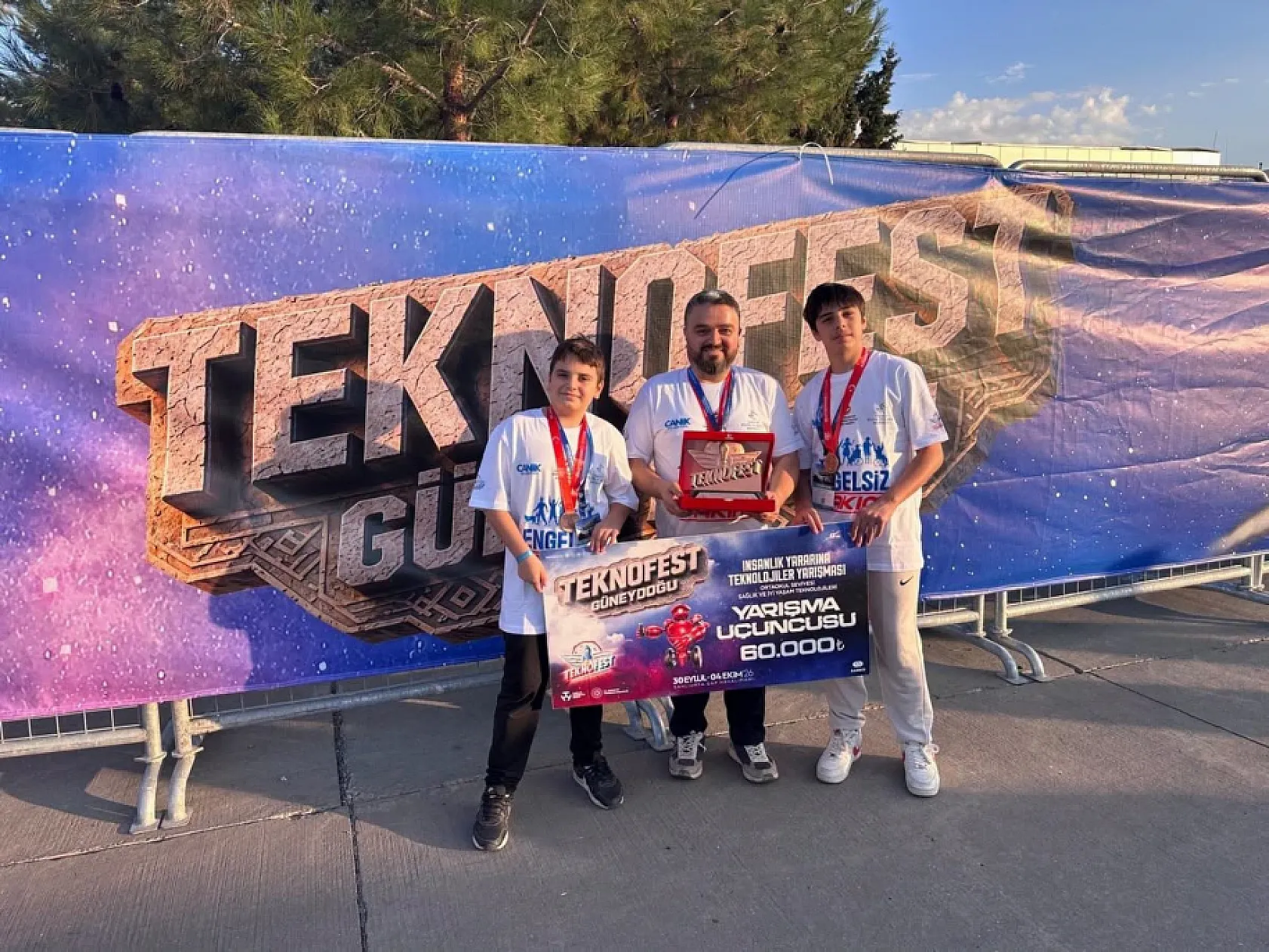 TEKNOFEST'te Canikli gençlerden Türkiye üçüncülüğü