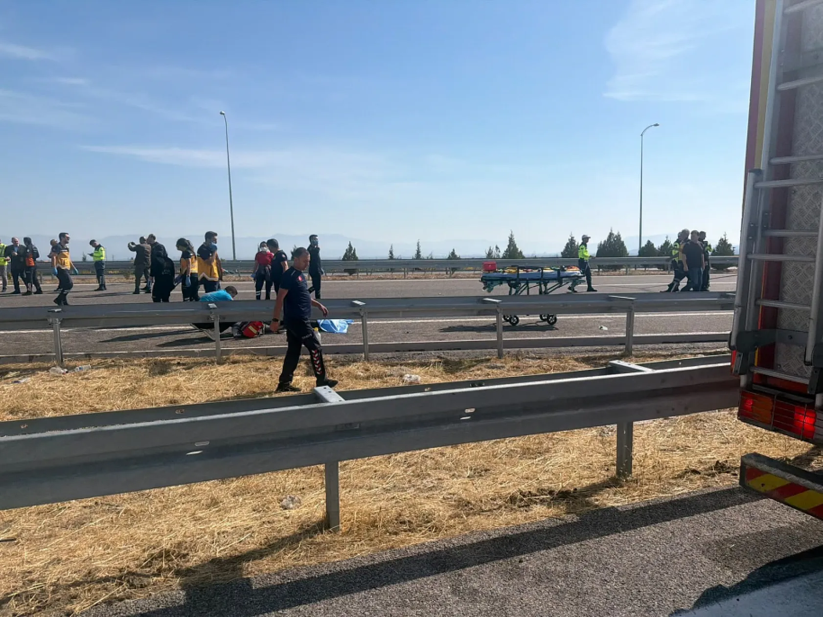 Manisa'da yolcu otobüsü ile tır çarpıştı: 11 ölü, 37 yaralı