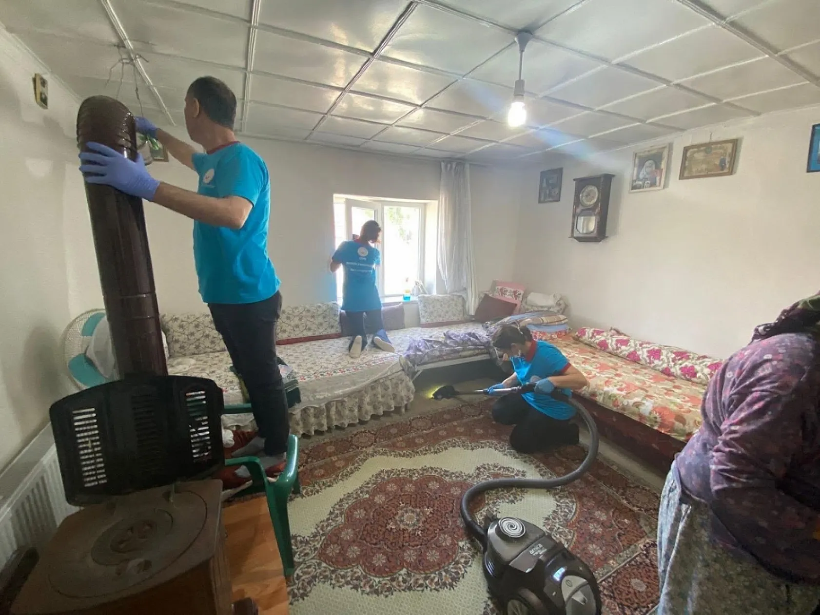 Çine'de ihtiyaç sahiplerinin kapısını Vefa çalıyor
